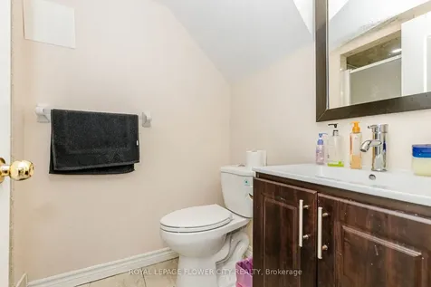 10 Vista Green Crescent Brampton ON L7A 2S3