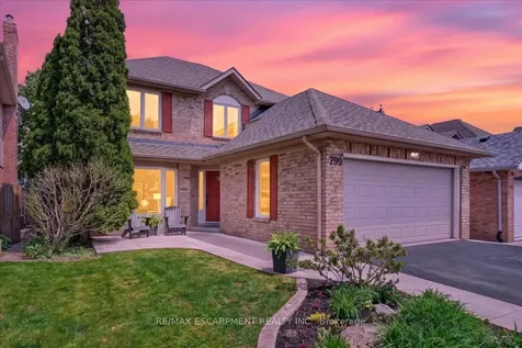 799 Hawkins Crescent Burlington ON L7S 2C2