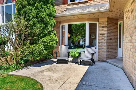 799 Hawkins Crescent Burlington ON L7S 2C2