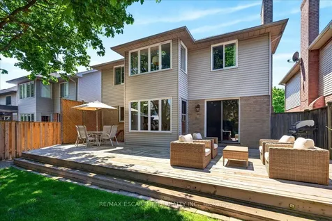 799 Hawkins Crescent Burlington ON L7S 2C2