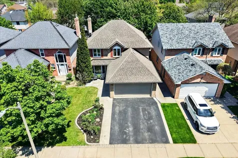 799 Hawkins Crescent Burlington ON L7S 2C2