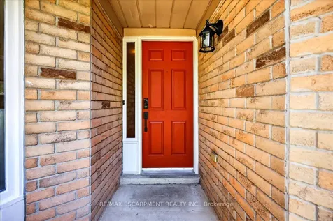 799 Hawkins Crescent Burlington ON L7S 2C2