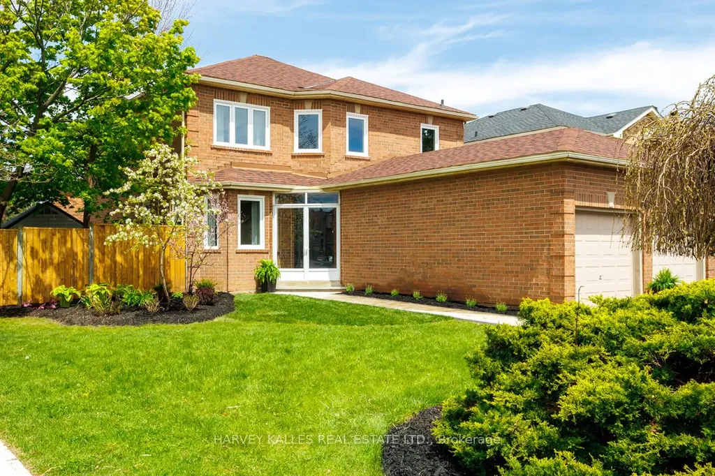 4471 Romfield Crescent Mississauga ON L5M 4L1