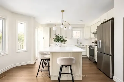 4471 Romfield Crescent Mississauga ON L5M 4L1