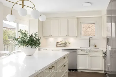 4471 Romfield Crescent Mississauga ON L5M 4L1