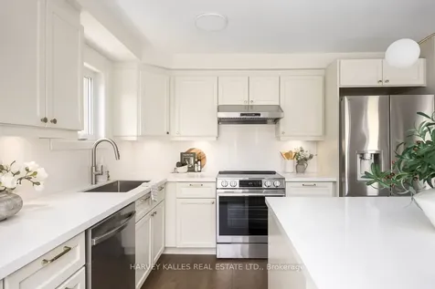 4471 Romfield Crescent Mississauga ON L5M 4L1