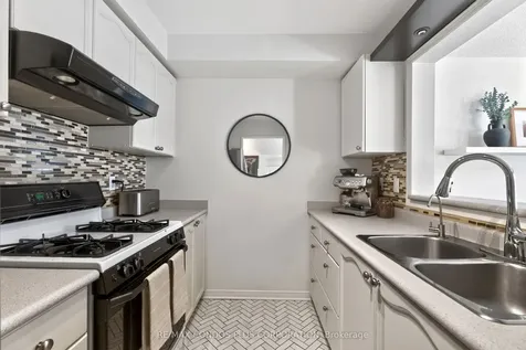 3353 Wild Cherry Lane Mississauga ON L5N 7N7