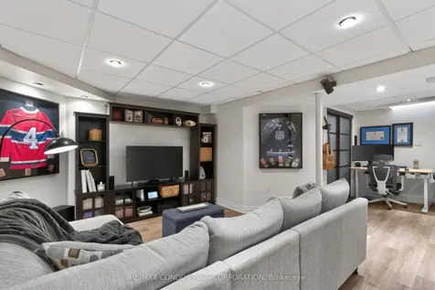 3353 Wild Cherry Lane Mississauga ON L5N 7N7