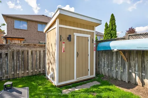 3353 Wild Cherry Lane Mississauga ON L5N 7N7