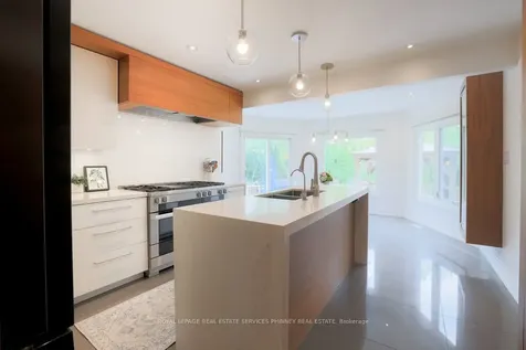 1357 Golden Meadow Trail Oakville ON L6H 3H1