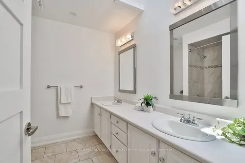 1357 Golden Meadow Trail Oakville ON L6H 3H1