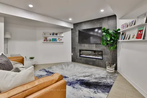 1357 Golden Meadow Trail Oakville ON L6H 3H1