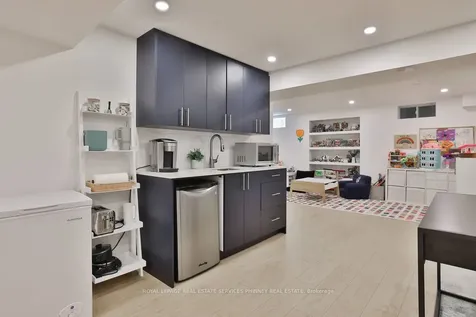 1357 Golden Meadow Trail Oakville ON L6H 3H1