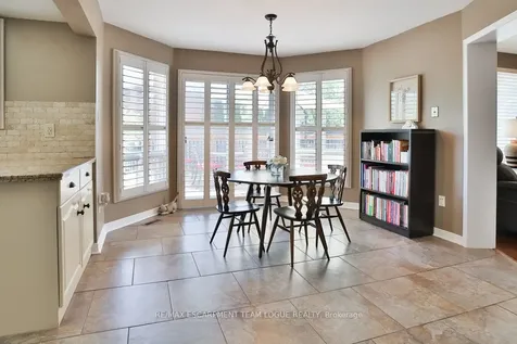 4184 Millcroft Park Drive Burlington ON L7M 3V3