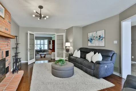 4184 Millcroft Park Drive Burlington ON L7M 3V3