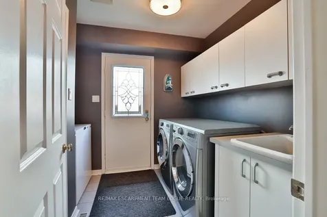 4184 Millcroft Park Drive Burlington ON L7M 3V3