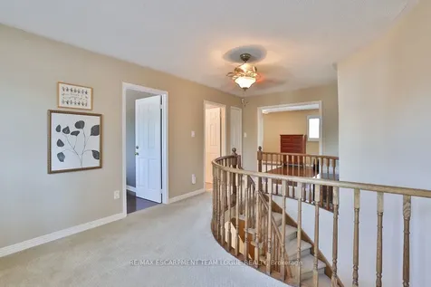 4184 Millcroft Park Drive Burlington ON L7M 3V3