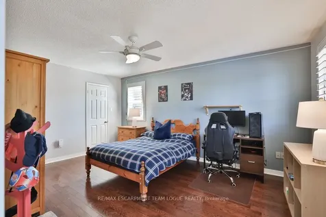 4184 Millcroft Park Drive Burlington ON L7M 3V3