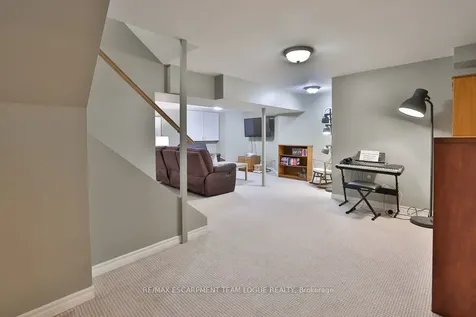 4184 Millcroft Park Drive Burlington ON L7M 3V3
