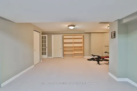 4184 Millcroft Park Drive Burlington ON L7M 3V3