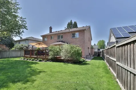 4184 Millcroft Park Drive Burlington ON L7M 3V3
