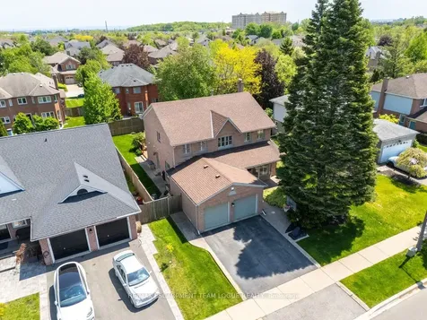 4184 Millcroft Park Drive Burlington ON L7M 3V3