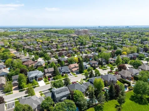 4184 Millcroft Park Drive Burlington ON L7M 3V3