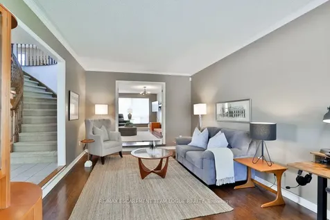 4184 Millcroft Park Drive Burlington ON L7M 3V3