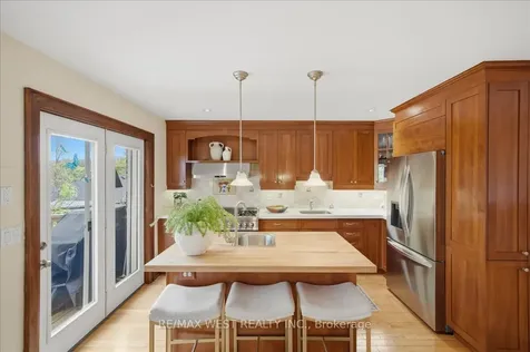 69 Mayfield Avenue Toronto ON M6S 1K4