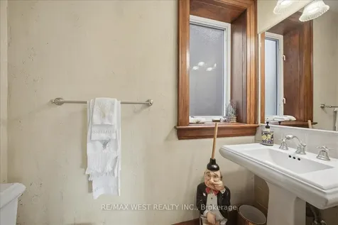 69 Mayfield Avenue Toronto ON M6S 1K4