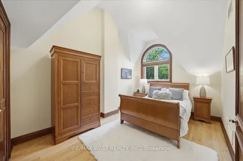 69 Mayfield Avenue Toronto ON M6S 1K4