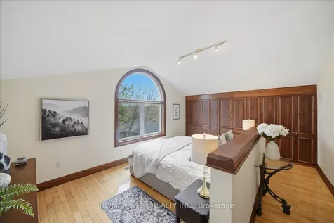 69 Mayfield Avenue Toronto ON M6S 1K4
