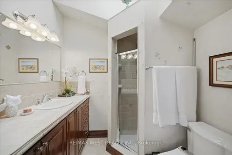 69 Mayfield Avenue Toronto ON M6S 1K4