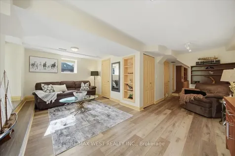 69 Mayfield Avenue Toronto ON M6S 1K4