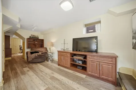 69 Mayfield Avenue Toronto ON M6S 1K4