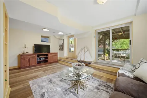 69 Mayfield Avenue Toronto ON M6S 1K4