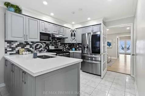 18 Salonica Road Brampton ON L7A 3K9