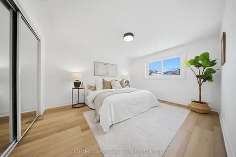 2121 Baynham Court Mississauga ON L5A 1H1