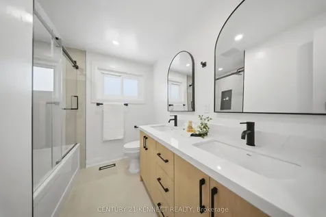 2121 Baynham Court Mississauga ON L5A 1H1