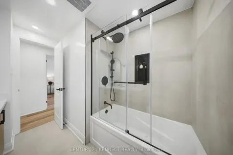 2121 Baynham Court Mississauga ON L5A 1H1