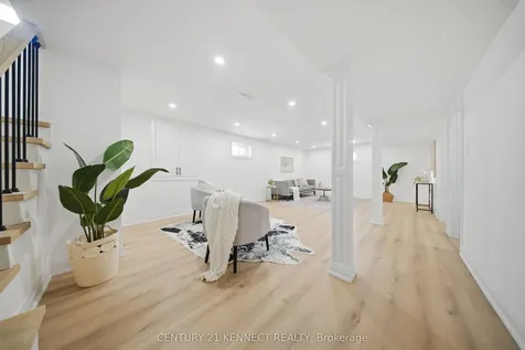 2121 Baynham Court Mississauga ON L5A 1H1