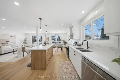 2121 Baynham Court Mississauga ON L5A 1H1