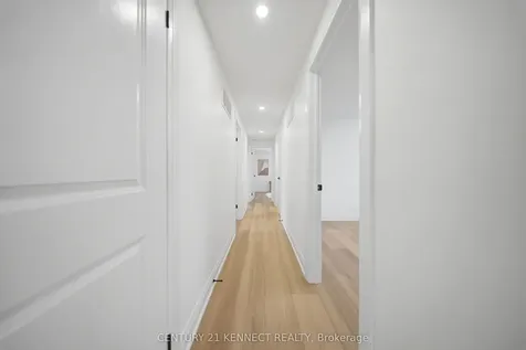 2121 Baynham Court Mississauga ON L5A 1H1