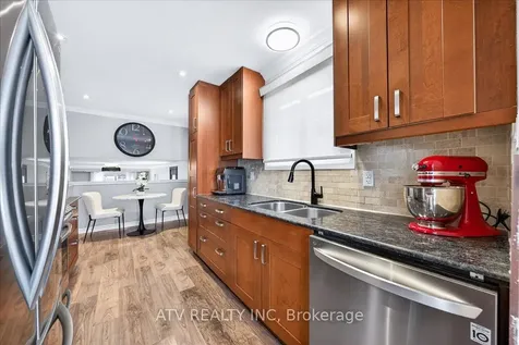 2504 Glamworth Crescent Mississauga ON L5K 1G3