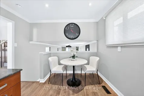 2504 Glamworth Crescent Mississauga ON L5K 1G3