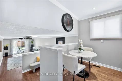 2504 Glamworth Crescent Mississauga ON L5K 1G3