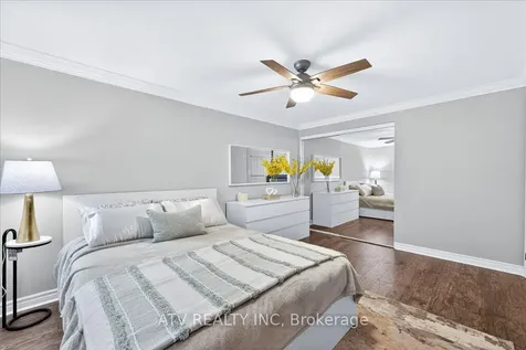 2504 Glamworth Crescent Mississauga ON L5K 1G3