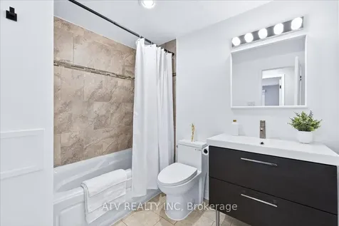 2504 Glamworth Crescent Mississauga ON L5K 1G3