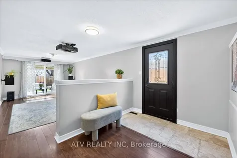 2504 Glamworth Crescent Mississauga ON L5K 1G3