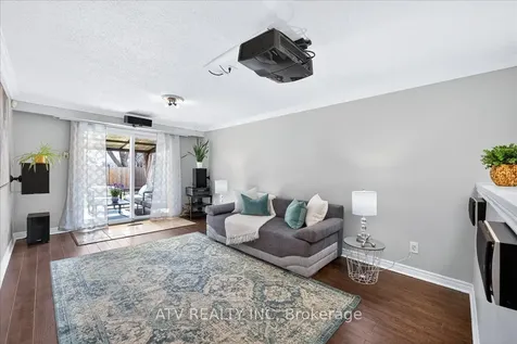 2504 Glamworth Crescent Mississauga ON L5K 1G3